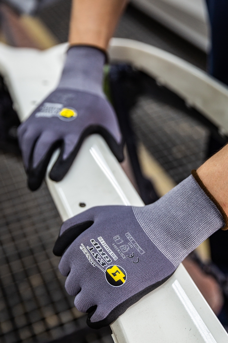 Yıldırımlar Giyim: İş Güvenliği Malzemeleri ve Ekipmanları